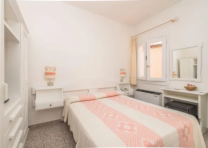 3 Botti Otel Baja Sardinya