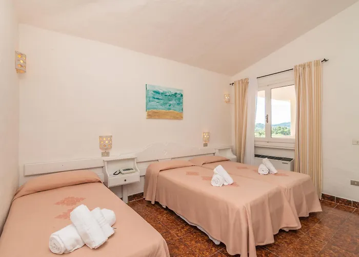 3 Botti Otel Baja Sardinya