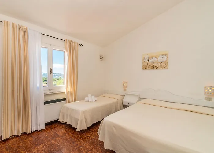 3 Botti Otel Baja Sardinya