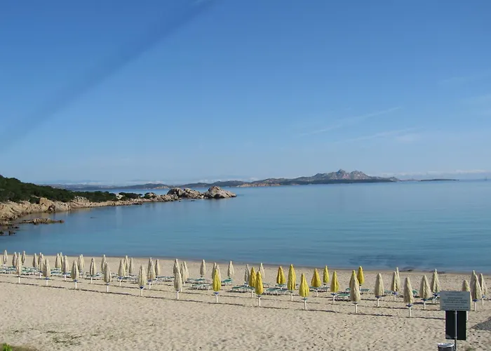 Otel 3 Botti Baja Sardinya