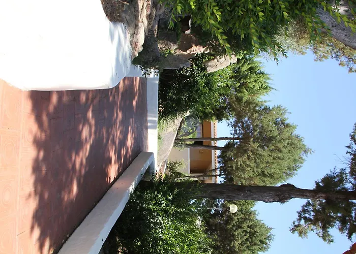 Otel 3 Botti Baja Sardinya