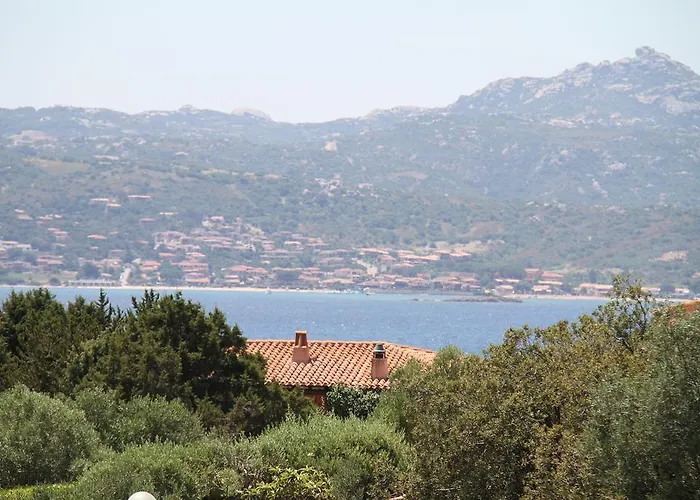 Otel 3 Botti Baja Sardinya