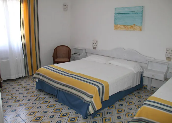 Otel 3 Botti Baja Sardinya