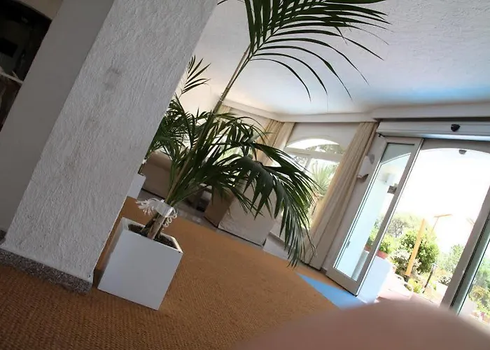 Otel 3 Botti Baja Sardinya